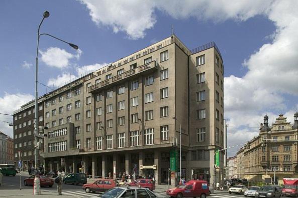 Hotel Legie Bed And Breakfast Prag Exteriör bild